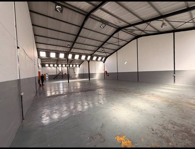 660M² WAREHOUSE TO LET IN PAROW INDUSTRIAL